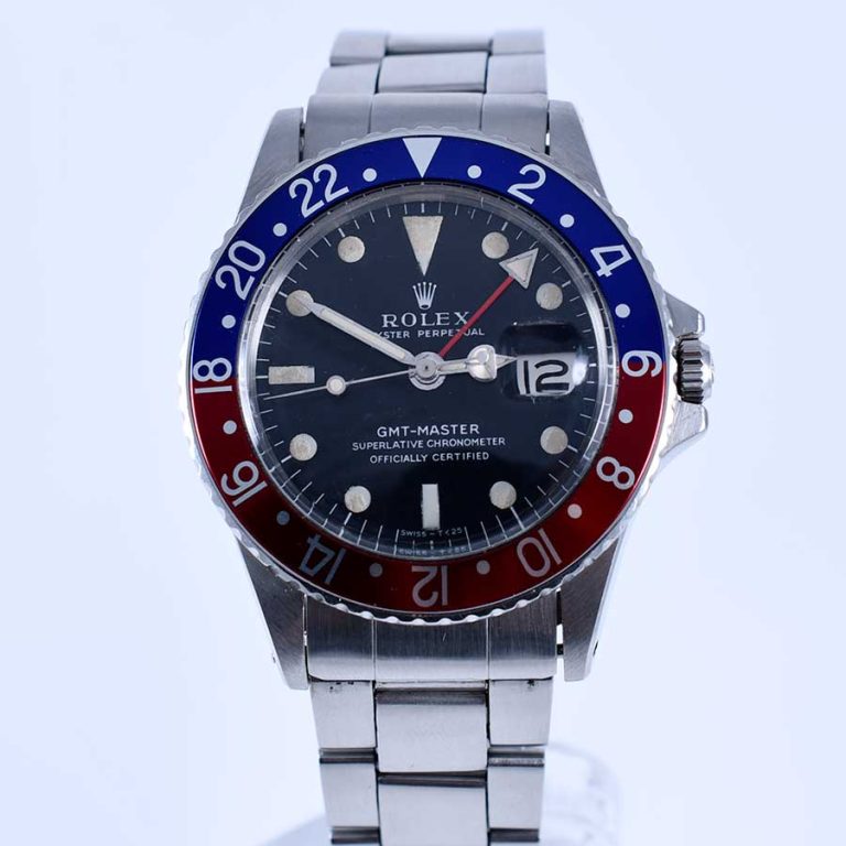 Vintage Rolex GMT-Master ref. 1675 Pepsi with red and blue bezel on a steel Oyster bracelet